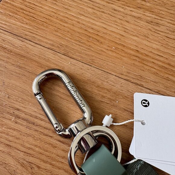 Lululemon Athletic Never Lost Keychain Green Legacy NWT - Picture 4 of 5